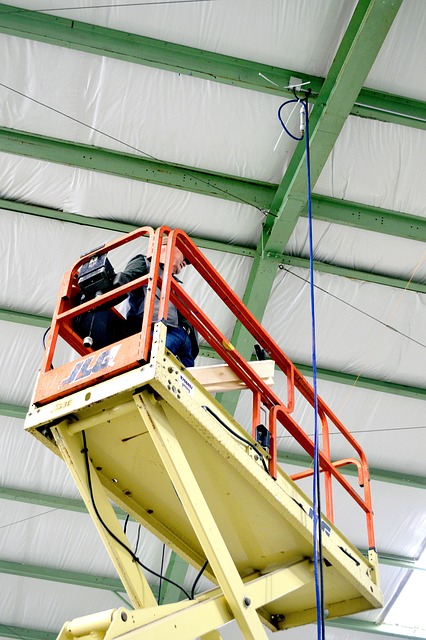 Electric vs. Diesel Scissor Lifts