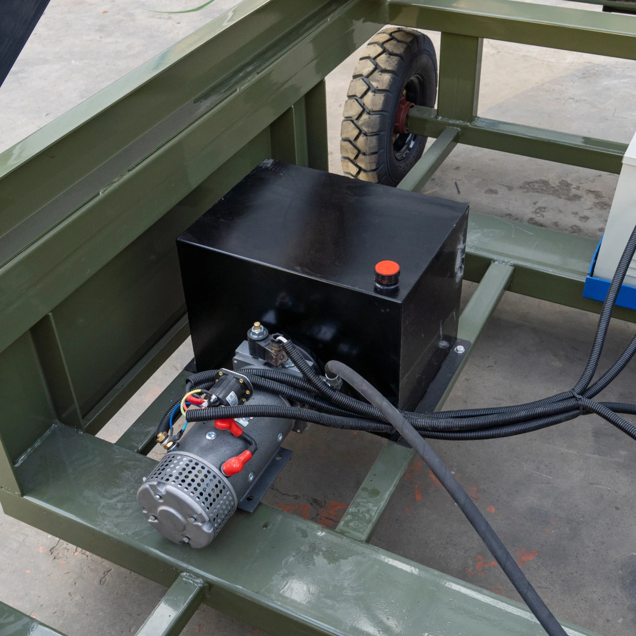 TYPHON xFlex-4065W Walk-Behind Scissor Lift 1100 lbs load capacity Electric 110V - Image 15
